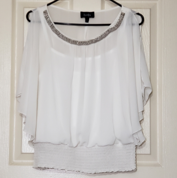 Women's top flutter Sleeve white top cold shoulder - Picture 2 of 8
